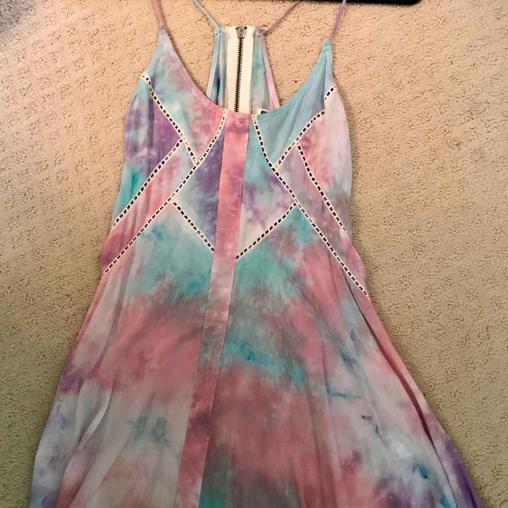 LF Dress - Picture 3 of 5
